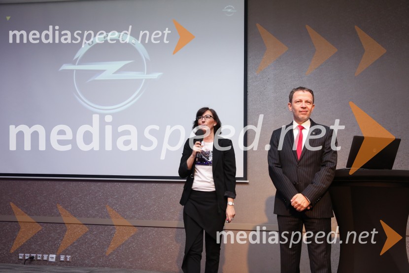  Milica Kopanja Šircelj, vodja odnosov z javnostmi, Opel Slovenija;  Borut Gazvoda, direktor, Opel SlovenijaNovi Opel Crossland X, slovenska predstavitev