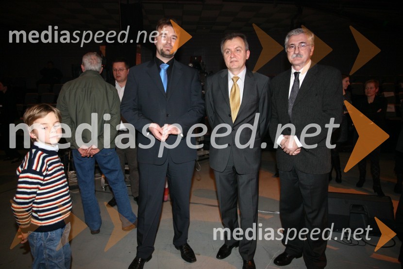 Jože Možina, direktor TV Slovenija(s sinom), Anton Guzej, generalni direktor RTV Slovenija in Petar Radovič, urednik razvedrilnega programa na TV SlovenijaEMA 2008, finale