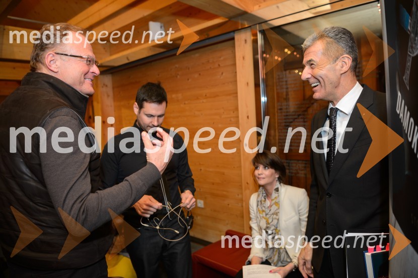  Janez  Škrabec, direktor Riko d.o.o., predsednik Slovensko-ruskega poslovnega sveta, častni konzul Belorusije;  Stojan Petrič, KolektorStojan Petrič, Janez Prašnikar in Petra Kovič, pogovor na Škrabčevi domačiji