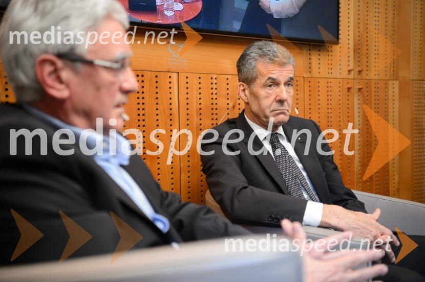  Janez Prašnikar, profesor;  Stojan Petrič, KolektorStojan Petrič, Janez Prašnikar in Petra Kovič, pogovor na Škrabčevi domačiji