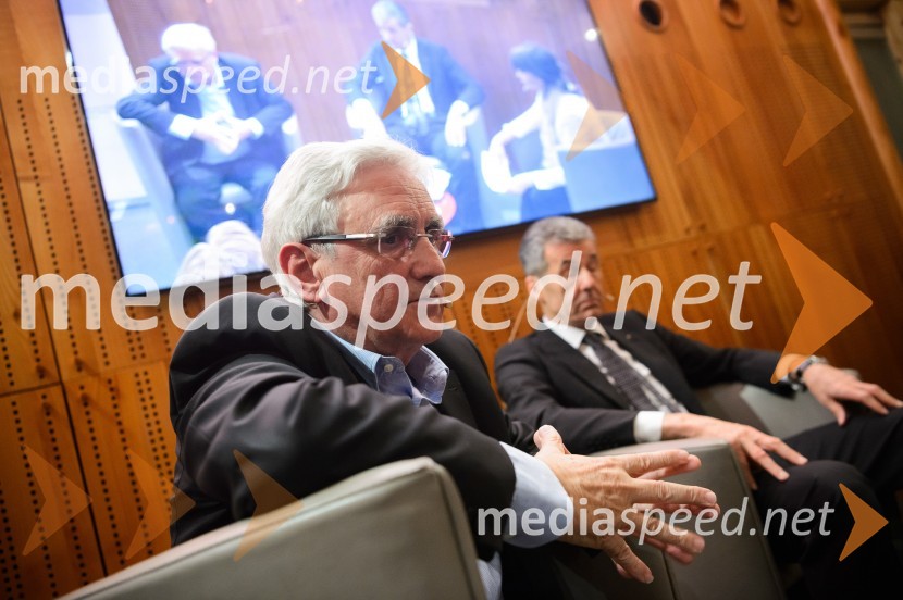  Janez Prašnikar, profesor;  Stojan Petrič, KolektorStojan Petrič, Janez Prašnikar in Petra Kovič, pogovor na Škrabčevi domačiji