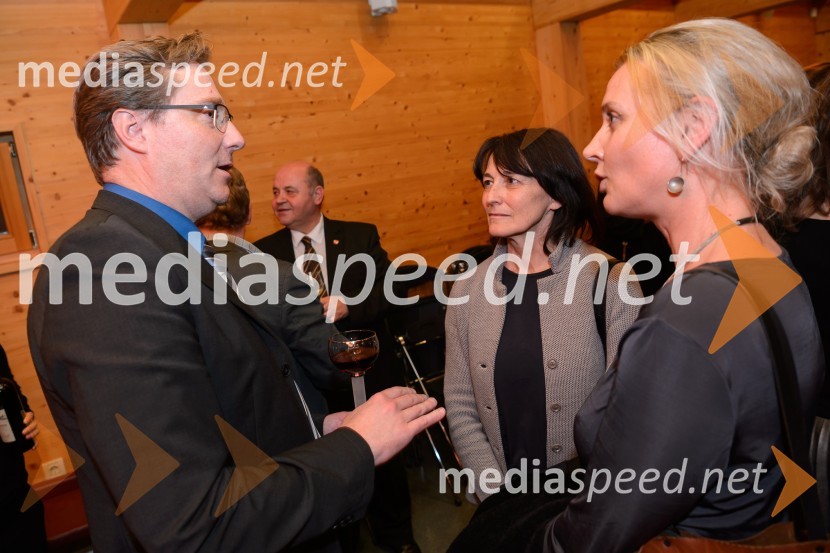 Stojan Petrič, Janez Prašnikar in Petra Kovič, pogovor na Škrabčevi domačiji