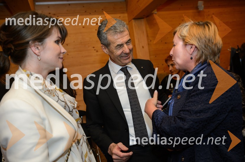  Petra Kovič, odgovorna urednica, Svet kapitala;  Stojan Petrič, Kolektor;  ... Stojan Petrič, Janez Prašnikar in Petra Kovič, pogovor na Škrabčevi domačiji