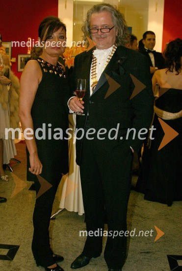 Jani Bavčer, predsednik Rotary Club Ljubljana z ženoVeliki rotarijski ples 2008