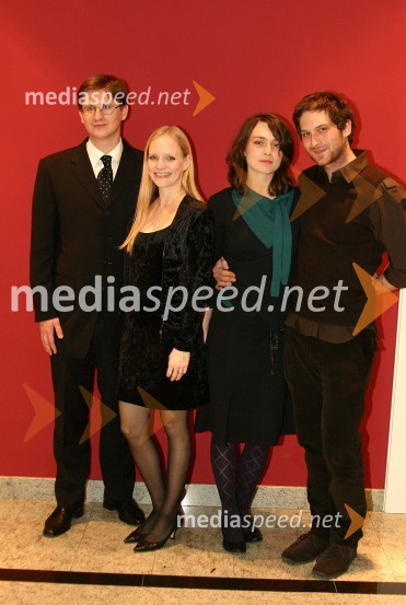 Damjan Kukovec z ženo in Ištvan Išt Huzjan, akademski slikar z zaročenkoVeliki rotarijski ples 2008