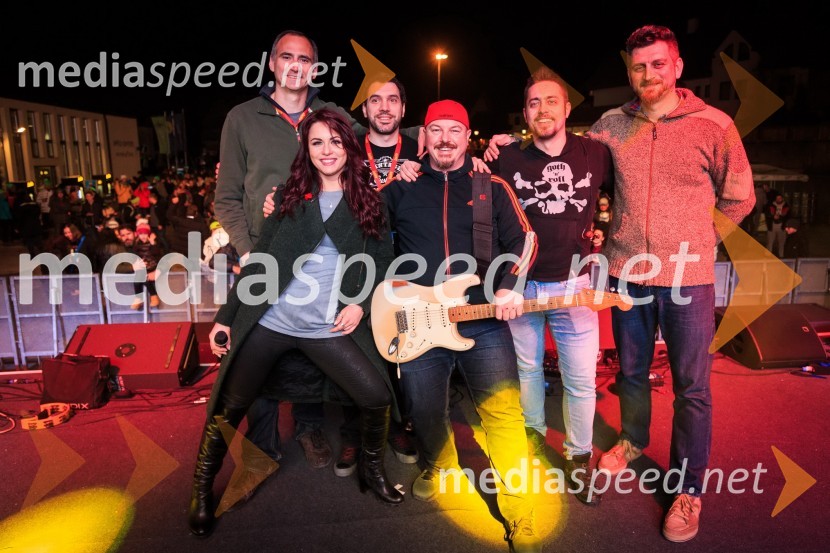  Goran  Radovanovič, Loco Band, basist;  Jovana  Repović, Loco Band, pevka;  ... ;  Nikola  Jankovič, Loco Band, kitarist;  Igor  Simić, Loco Band, pevec;  ... Open Air Planica 2017