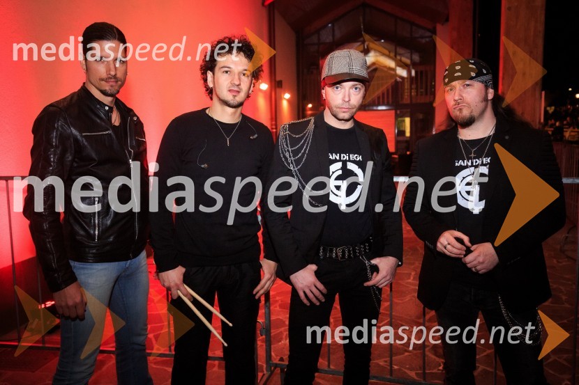  Matic Ajdič, kitarist, skupina SanDiEgo;  Jure Doles, bobnar, skupina San Di EGO;  Martin Rozman, basist, skupina San Di EGO;  Sergej Škofljanec, pevec, skupina San Di EGOOpen Air Planica 2017