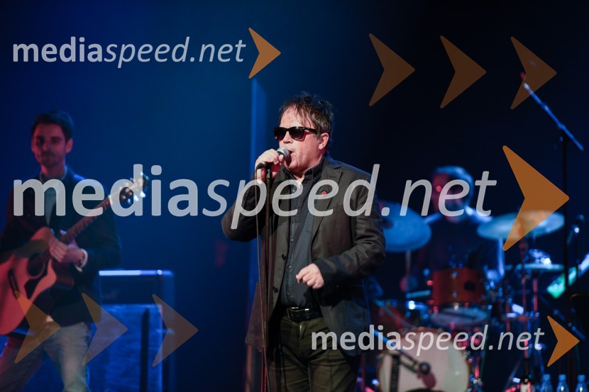  Peter Lovšin - Pero, pevecPeter Lovšin, 40 let glasbene kariere