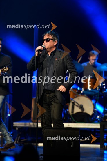  Peter Lovšin - Pero, pevecPeter Lovšin, 40 let glasbene kariere