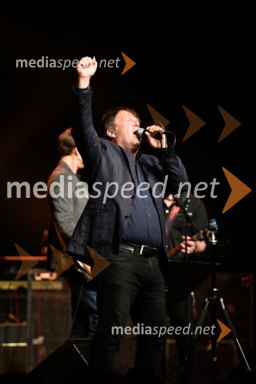  Peter Lovšin - Pero, pevecPeter Lovšin, 40 let glasbene kariere