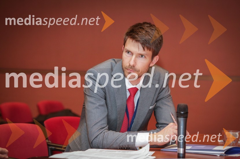  Blaž Hribar, CFA, član uprave Pokojninske družbe ACFA Institute Research Challenge 2017, lokalni finale
