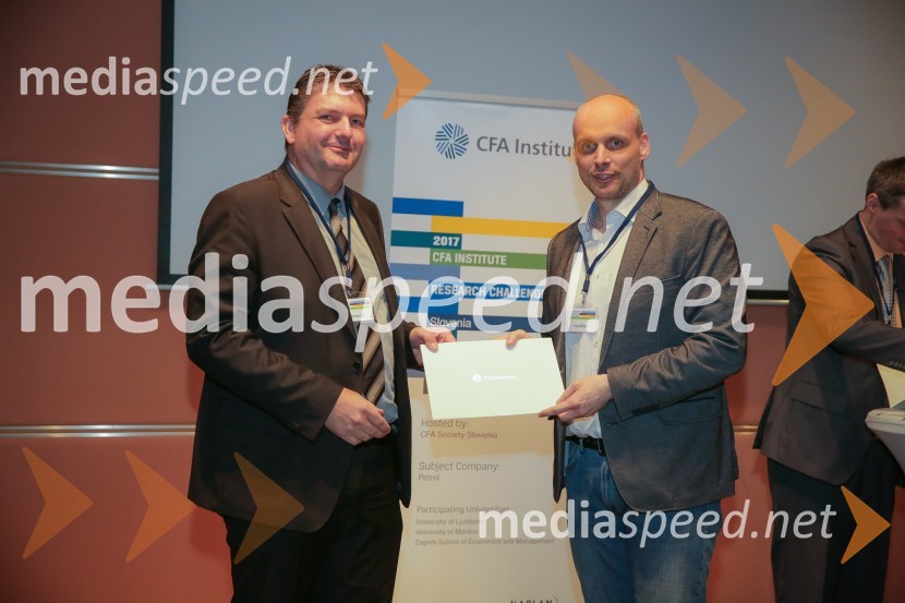  Igor Stebernak, član uprave družbe Petrol d.d., Ljubljana; dr. Franjo Mlinarič, docent, Prodekan za izobraževalno dejavnost EPFCFA Institute Research Challenge 2017, lokalni finale