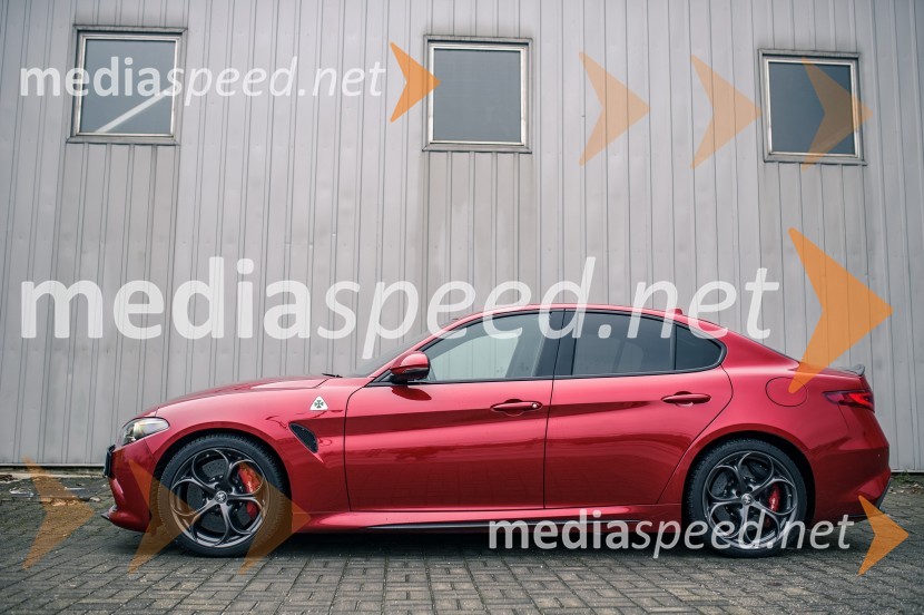 Alfa Romeo Giulia 2.9 V6 Bi-Turbo AUT QuadrifoglioAlfa Romeo Giulia 2.9 V6 Bi-Turbo AUT Quadrifoglio, mediaspeed test