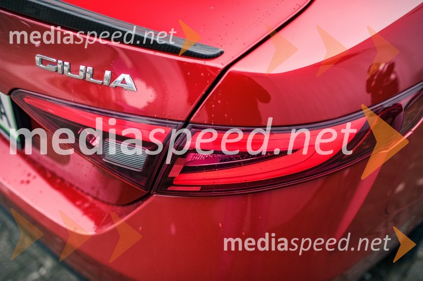 Alfa Romeo Giulia 2.9 V6 Bi-Turbo AUT QuadrifoglioAlfa Romeo Giulia 2.9 V6 Bi-Turbo AUT Quadrifoglio, mediaspeed test