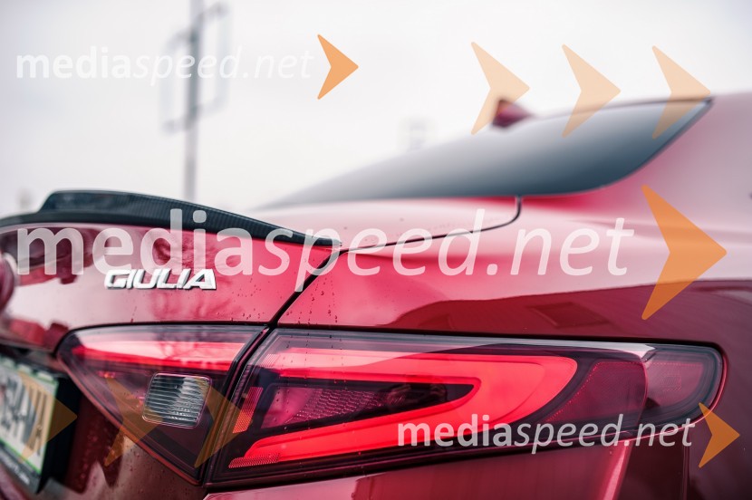 Alfa Romeo Giulia 2.9 V6 Bi-Turbo AUT QuadrifoglioAlfa Romeo Giulia 2.9 V6 Bi-Turbo AUT Quadrifoglio, mediaspeed test