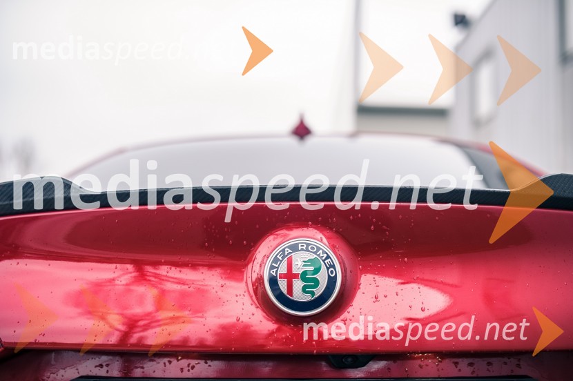 Alfa Romeo Giulia 2.9 V6 Bi-Turbo AUT QuadrifoglioAlfa Romeo Giulia 2.9 V6 Bi-Turbo AUT Quadrifoglio, mediaspeed test