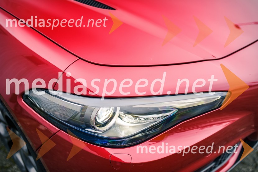 Alfa Romeo Giulia 2.9 V6 Bi-Turbo AUT QuadrifoglioAlfa Romeo Giulia 2.9 V6 Bi-Turbo AUT Quadrifoglio, mediaspeed test