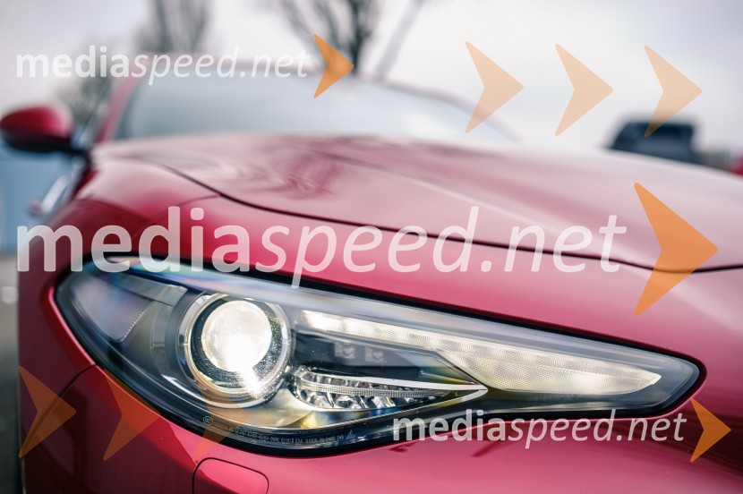 Alfa Romeo Giulia 2.9 V6 Bi-Turbo AUT QuadrifoglioAlfa Romeo Giulia 2.9 V6 Bi-Turbo AUT Quadrifoglio, mediaspeed test