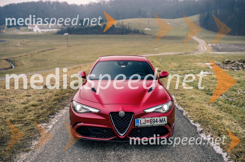 Alfa Romeo Giulia 2.9 V6 Bi-Turbo AUT QuadrifoglioAlfa Romeo Giulia 2.9 V6 Bi-Turbo AUT Quadrifoglio, mediaspeed test