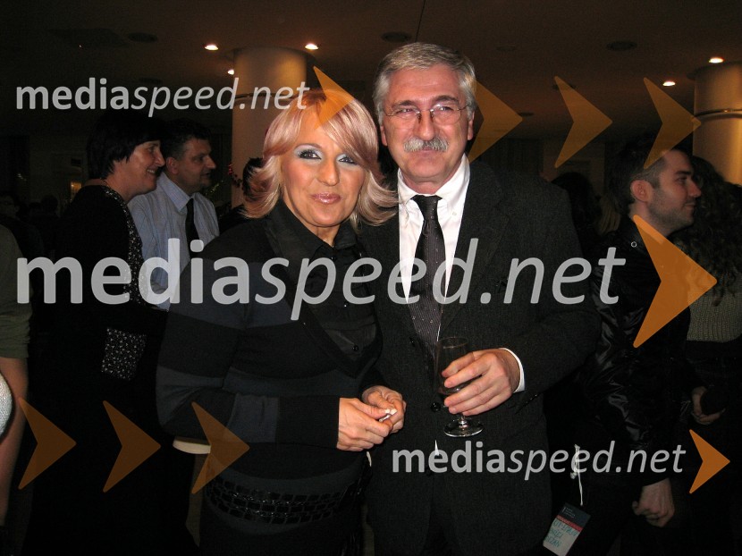 Alenka Godec, pevka in Petar Radovič, urednik razvedrilnega programa na TV SlovenijaEMA 2008, finale