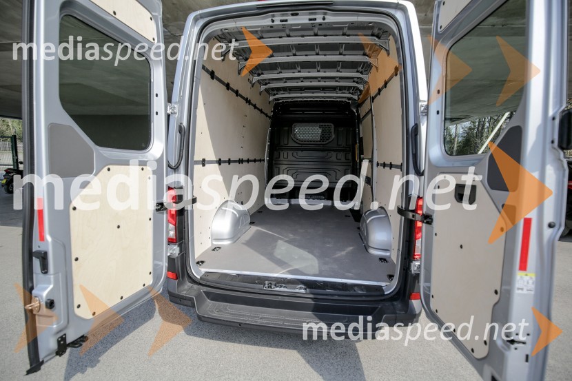 Volkswagen CrafterVolkswagen Crafter, slovenska predstavitev