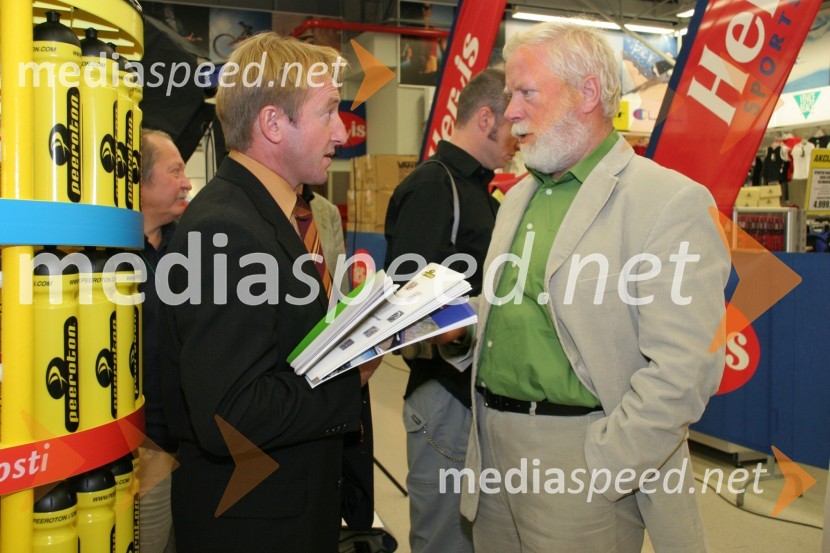 Bojan Križaj in Jaro Kalan, direktor Smučarske zveze SlovenijeSmučarska reprezentanca, tiskovna konferenca