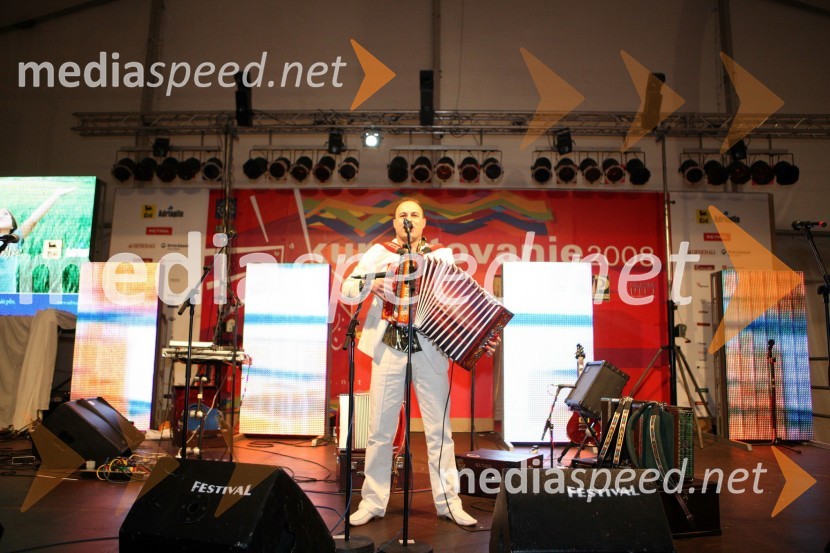 Boštjan Konečnik, harmonikarKurentovanje 2008 na Ptuju: koncert Boštjana Konečnika ter skupin Skater in Atomik Harmonik