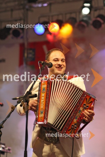 Boštjan Konečnik, harmonikarKurentovanje 2008 na Ptuju: koncert Boštjana Konečnika ter skupin Skater in Atomik Harmonik