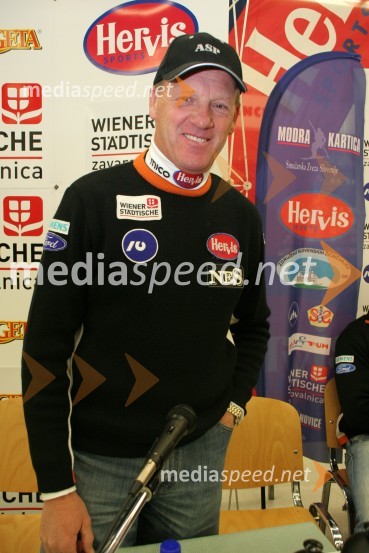 Janez Šmitek, glavni trener moške smučarske reprezentanceSmučarska reprezentanca, tiskovna konferenca