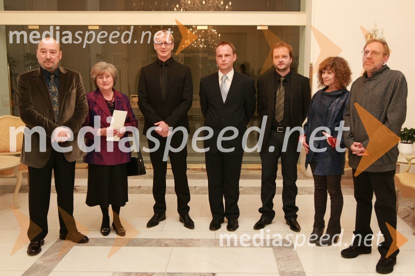 Nagrajenci Prešernovega sklada 2008: Miljenko Licul, oblikovalec,  Katarina Bogataj Gradišnik, žena Janeza Gradišnika , prevajalca in književnika, Uroš Smolej, Boštjan Lipovšek, hornist, Sebastijan Horvat, gledališki režiser, Ema Kugler, intermedijska umetnica, Bor Turel, skladatelj in zvokovni umetnikPodelitev Prešernovih nagrad ob slovenskem kulturnem prazniku