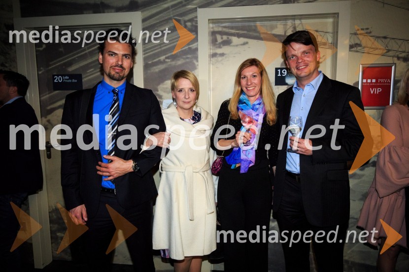  Žiga Godec, Prva osebna zavarovalnica d.d.;  Tinkara Godec, direktorica DEOS centra starejših trnovo;  Maja Golovrški Verdev; mag.  Damir  Verdev, izvršni direktor Prva osebna zavarovalnica, d.d.Koncert 2Cellos in VIP sprejem, PRVA osebna zavarovalnica