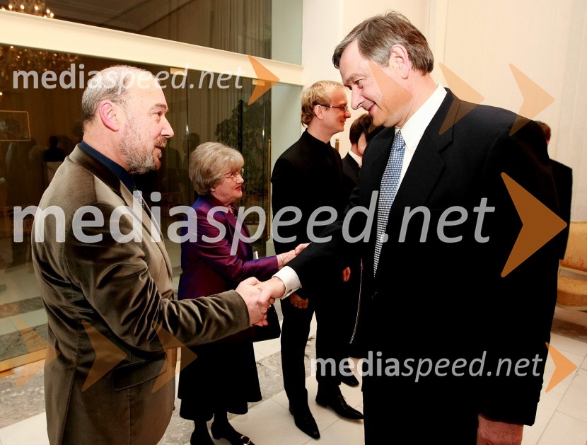 Miljenko Licul, oblikovalec, nagrajenec Prešernovega sklada za življenjsko delo in dr. Danilo Türk, predsednik Republike SlovenijePodelitev Prešernovih nagrad ob slovenskem kulturnem prazniku