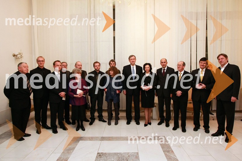 Nagrejenci Prešernovega sklada 2008 s slovenskim državnim vrhomPodelitev Prešernovih nagrad ob slovenskem kulturnem prazniku