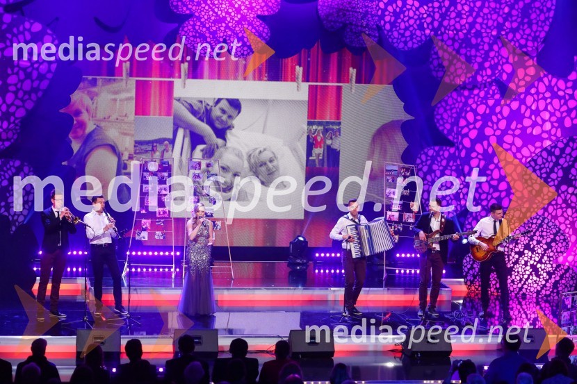 Ognjeni muzikanti in Tjaša HrovatSlovenska polka in valček 2017