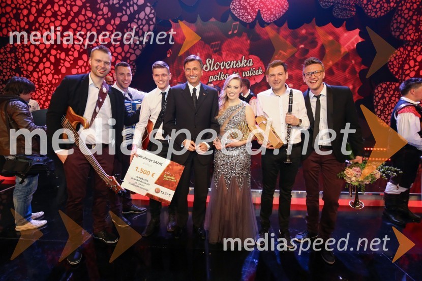 Borut Pahor in Ognjeni muzikanti s Tjašo HrovatSlovenska polka in valček 2017