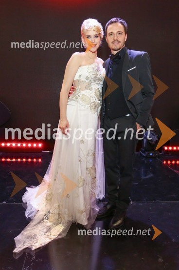  Darja Gajšek, pevka, voditeljica;  Blaž Švab, pevec, skupina ModrijaniSlovenska polka in valček 2017