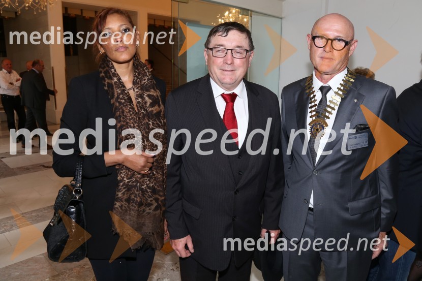  Elisangela Sandes; dr. Andrej Fištravec, župan, Mestna občina Maribor;  Emil Šarkanj, lastnik Galerije Hest,  predsednik Rotary kluba MariborRotary klub,  25. obletnica kluba