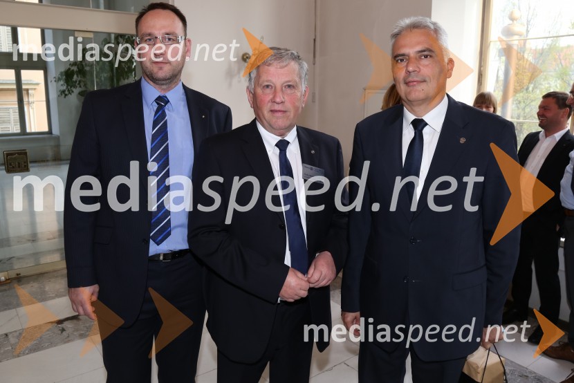  Matjaž  Madžarac, tajnik Rotary kluba Maribor Grad;  Rado Wutej, Rotary klub Maribor Lent;  Danijel Lorbek, predsednik Rotary kluba Maribor LentRotary klub,  25. obletnica kluba