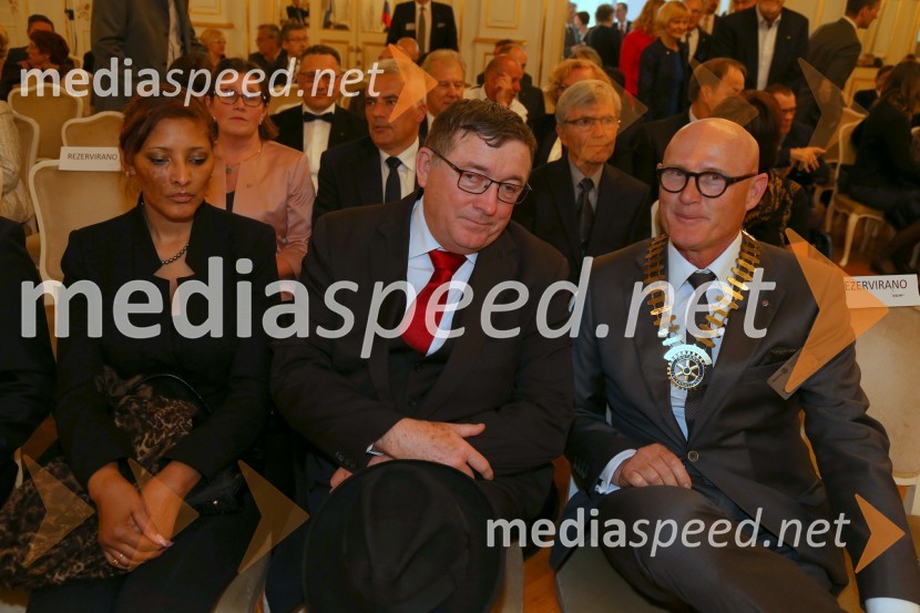  Elisangela Sandes; dr. Andrej Fištravec, župan, Mestna občina Maribor;  Emil Šarkanj, lastnik Galerije Hest,  predsednik Rotary kluba MariborRotary klub,  25. obletnica kluba