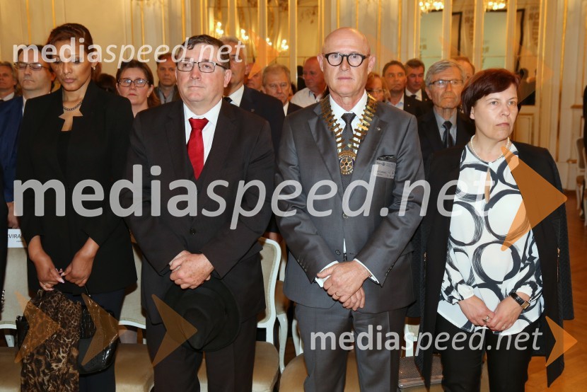  Elisangela Sandes; dr. Andrej Fištravec, župan, Mestna občina Maribor;  Emil Šarkanj, lastnik Galerije Hest,  predsednik Rotary kluba Maribor;  Bojana Šarkanj, lastnica Galerije HestRotary klub,  25. obletnica kluba