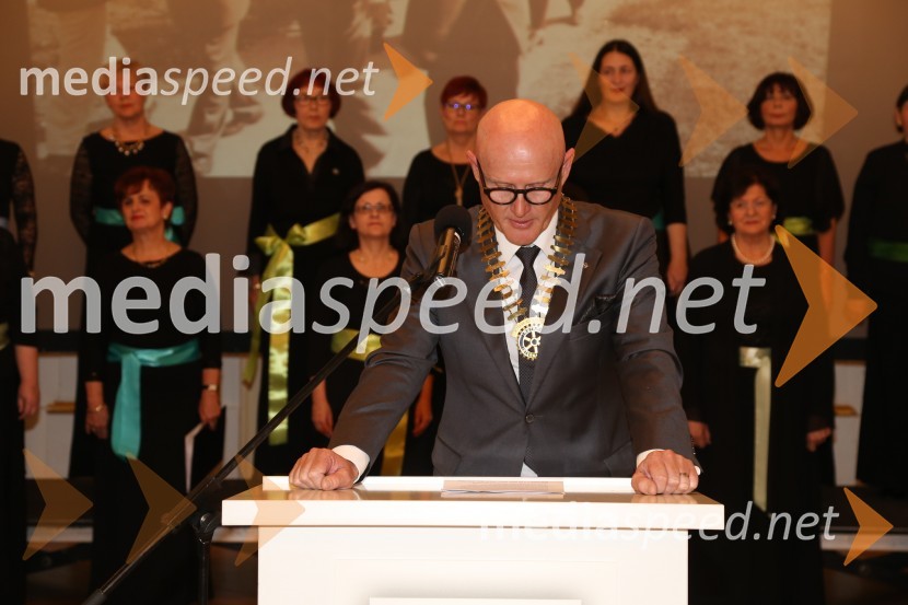  Emil Šarkanj, lastnik Galerije Hest,  predsednik Rotary kluba MariborRotary klub,  25. obletnica kluba