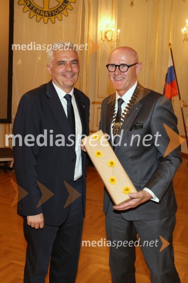  Danijel Lorbek, predsednik Rotary kluba Maribor Lent;  Emil Šarkanj, lastnik Galerije Hest,  predsednik Rotary kluba MariborRotary klub,  25. obletnica kluba