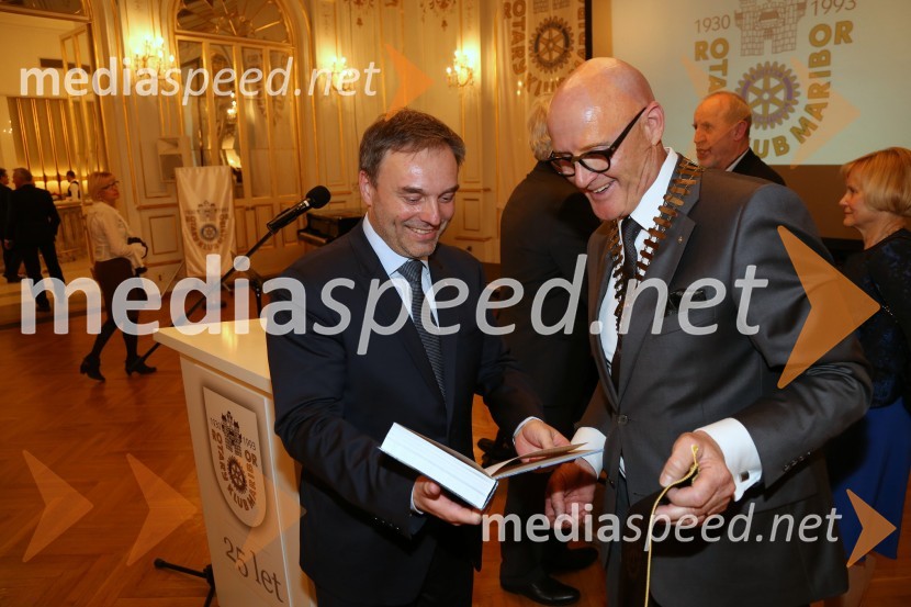  Jakob Štunf, pooblaščeni minister / ekonomski svetovalec, Veleposlaništvo RS Zagreb;  Emil Šarkanj, lastnik Galerije Hest,  predsednik Rotary kluba MariborRotary klub,  25. obletnica kluba
