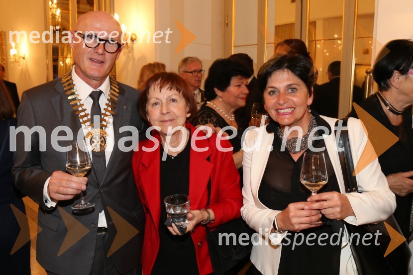  Emil Šarkanj, lastnik Galerije Hest,  predsednik Rotary kluba Maribor;  Tatjana Kogoj;  Anica PalazzoRotary klub,  25. obletnica kluba