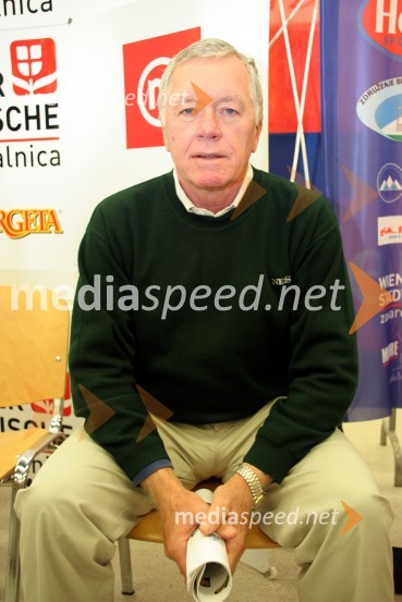 Tone Vogrinec, direktor alpskega smučarskega skladaSmučarska reprezentanca, tiskovna konferenca