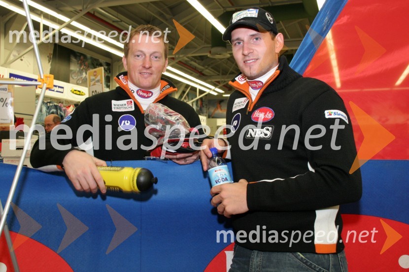 Smučarja Drago Grubelnik in Aleš GorzaSmučarska reprezentanca, tiskovna konferenca