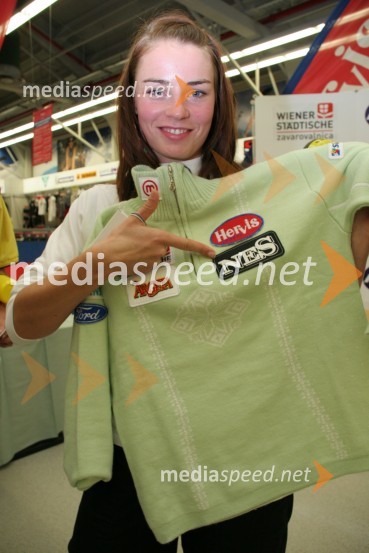 Smučarka Tina MazeSmučarska reprezentanca, tiskovna konferenca