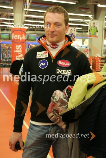 Smučar Drago GrubelnikSmučarska reprezentanca, tiskovna konferenca