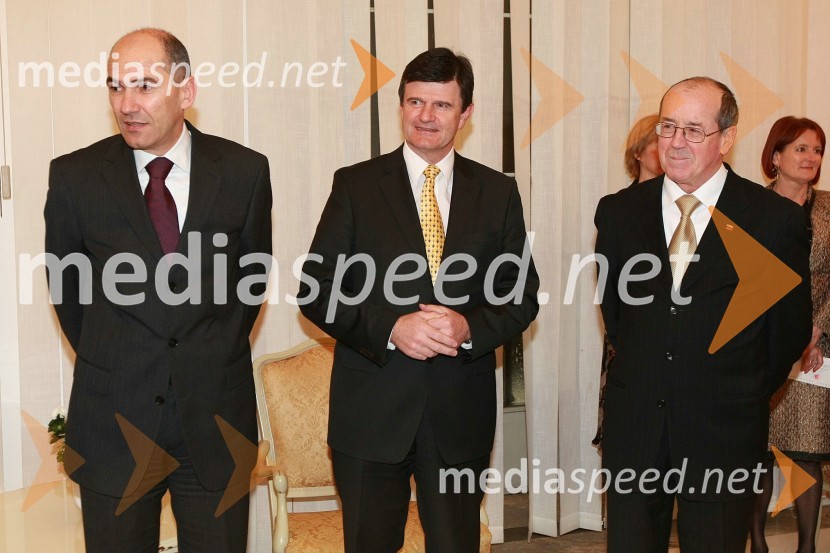 Janez Janša, slovenski premier, mag. Blaž Kavčič, predsednik Državnega sveta RS in France Cukjati, predsednik Državnega zbora RS
Podelitev Prešernovih nagrad ob slovenskem kulturnem prazniku