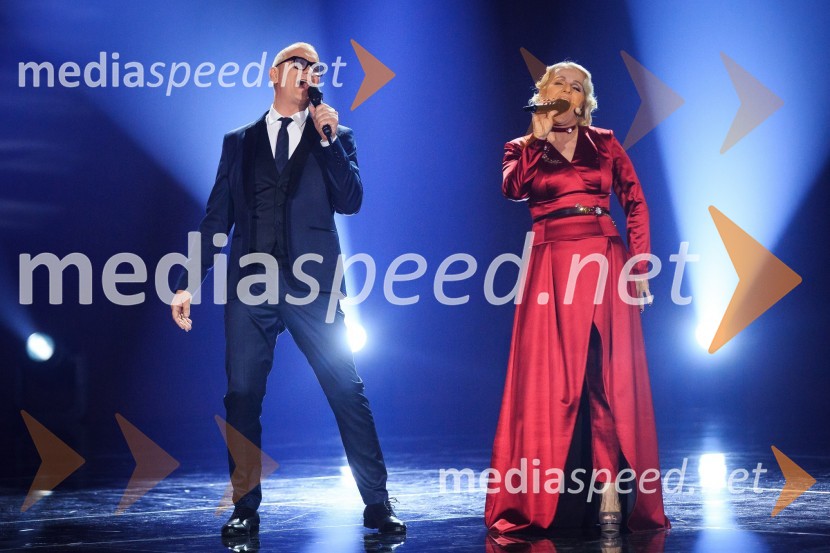  Uroš Smolej, igralec;  Alenka Godec, pevkaZmagovalka 41. Popevke je Nuška Drašček